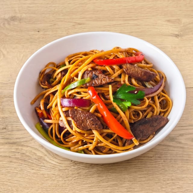 Tallarin Saltado Carne.